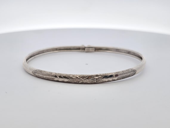 Vintage Diamond Cut Bangle Bracelet: 925 Sterling Silver