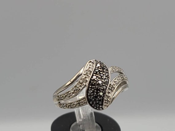 Black and White Diamond Twist Ring in 10kt, White… - image 4