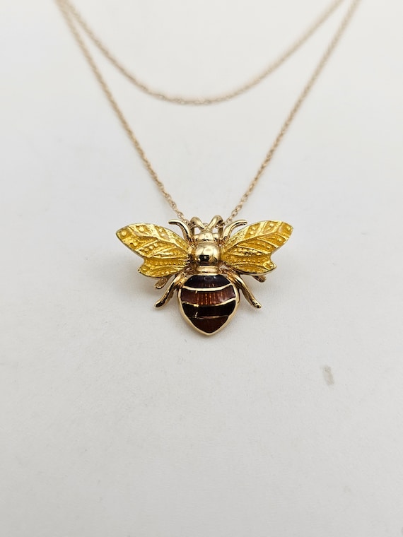 Queen Bee Necklace in 14k Gold, Enameled Bee Penda