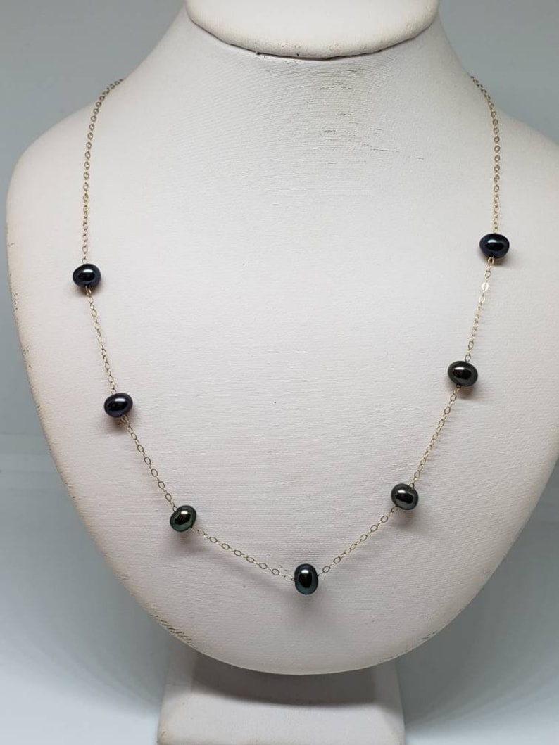 14k Yellow Gold Delicate Black Peacock Pearl Station Necklace Item w# 1153