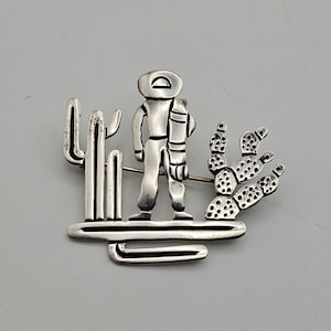 Vintage 925 Sterling Silver Sombrero Man Desert Scene Scenic Pin or Pendant, Maricelo Tasco,   Estate Jewelry, w#997