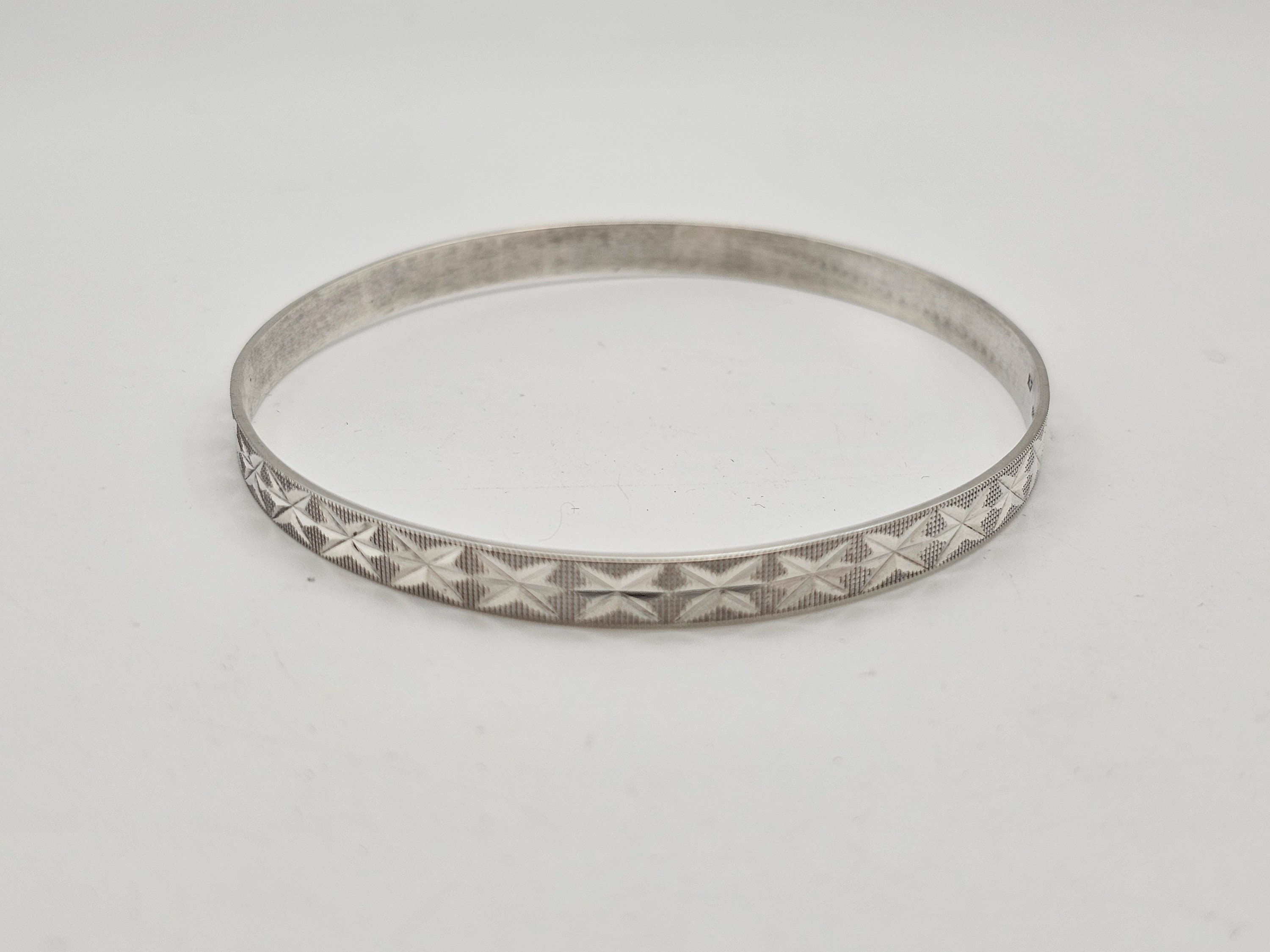 Greek Diamond Cut Bangle Bracelet in 950 Silver, Textured