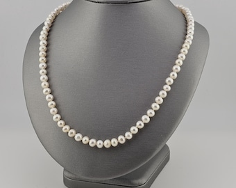 Vintage Hand-Knotted Cultured Pearl Necklace 14k Yellow Gold - Estate Jewelry