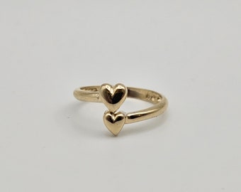 Double Heart Ring in 10kt Yellow Gold, Children's Ring, Gift for Her, Midi Ring, Vintage Estate Jewelry, Gift for Her, Size 3.5, Item w#231