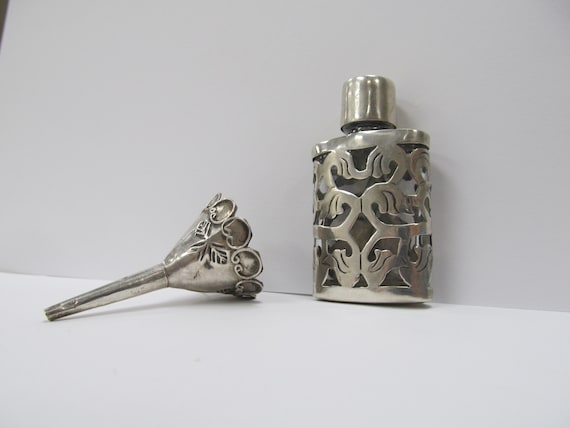 Vintage Refillable Perfume Bottle and Funnel in 9… - image 2