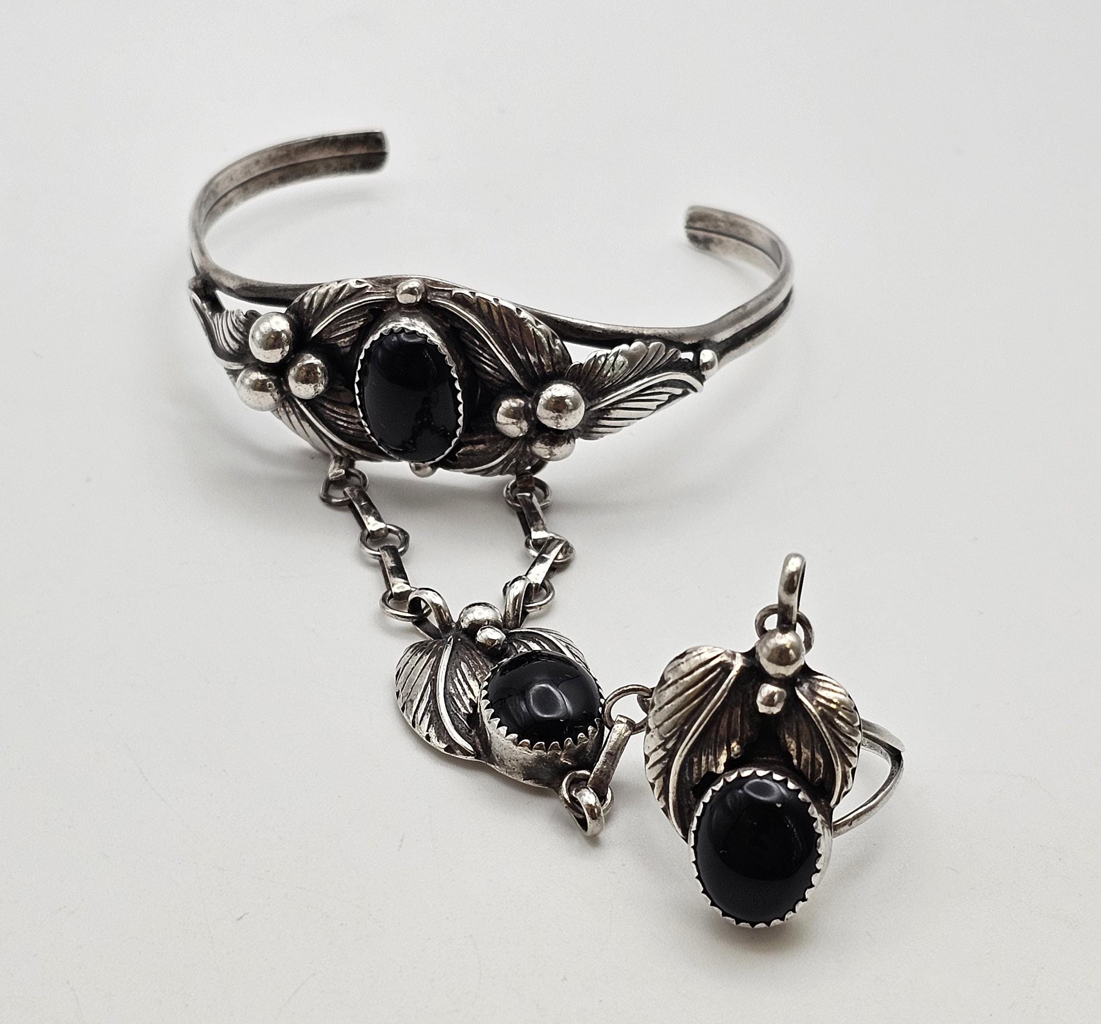 164 Grams Solid Sterling Trippy Native American Jewelry Silver Work Navajo Bracelet 164 Grams Solid Sterling Trippy Native American Jewelry Silver Work Navajo Bracelet