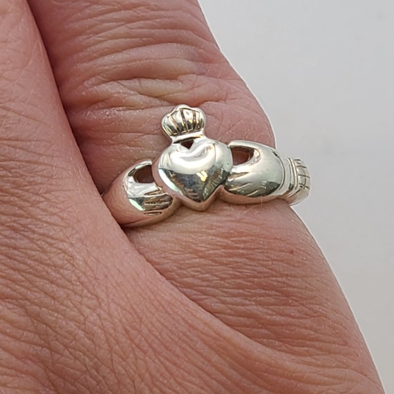 Vintage Celtic Claddagh Ring: 925 Sterling Silver… - image 2