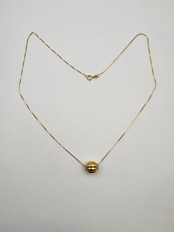 Floating Ribbed Gold Bead Necklace in 14kt Gold C… - image 6