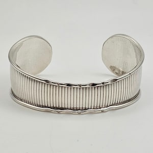 Vintage Ribbed Textured Graduated Cuff Bracelet 925 Sterling Silver Unique Modernist Bracelet, Estate Jewelry, w#2842