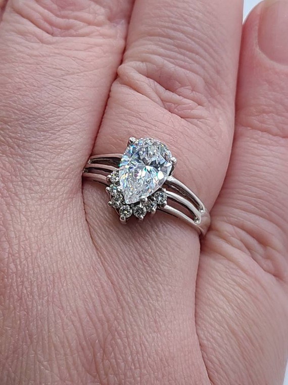 Vintage Pear Cut Cubic Zirconia Ring: 925 Sterlin… - image 2