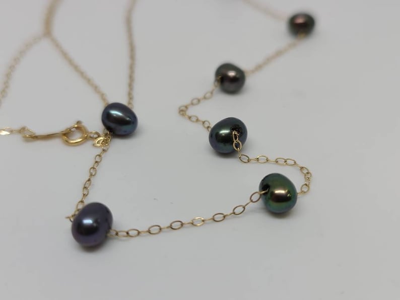 14k Yellow Gold Delicate Black Peacock Pearl Station Necklace Item w# 1153