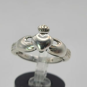 Vintage 925 Sterling Silver Celitc Claddagh Ring, Estate Jewelry, Size 6, w#3550