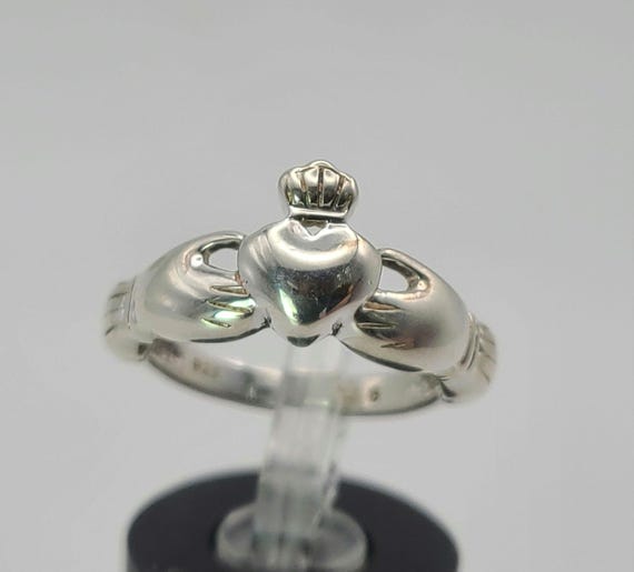 Vintage Celtic Claddagh Ring: 925 Sterling Silver… - image 1