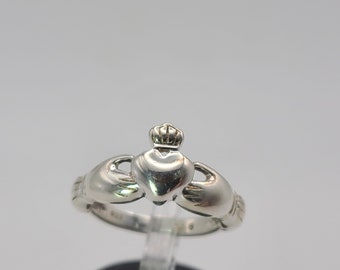 Claddagh Ring, 925 Silver, Celtic Ring, Traditional Irish Ring, Promise Ring, Vintage Estate Jewelry, Size 6, Item w#3550