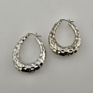 Vintage Hammered Oval Hoop Earrings 925 Sterling Silver Textured Sculpted Puffy Hoops, Estate Jewelry, W#1520