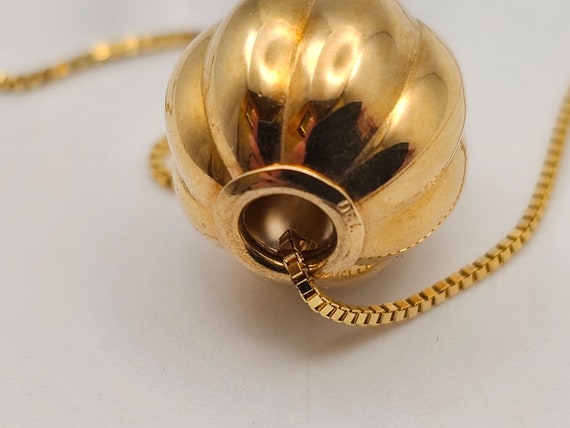 Floating Ribbed Gold Bead Necklace in 14kt Gold C… - image 3