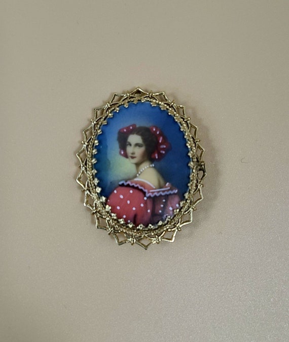 Hand-Painted Portrait of a Lady Cameo, 14kt Gold,… - image 2