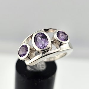Vintage 925 Sterling Silver Amethyst Bypass Ring – Oval and Round Bezel Set Stones – February Birthstone – Estate Jewelry, Size 6, w#1910