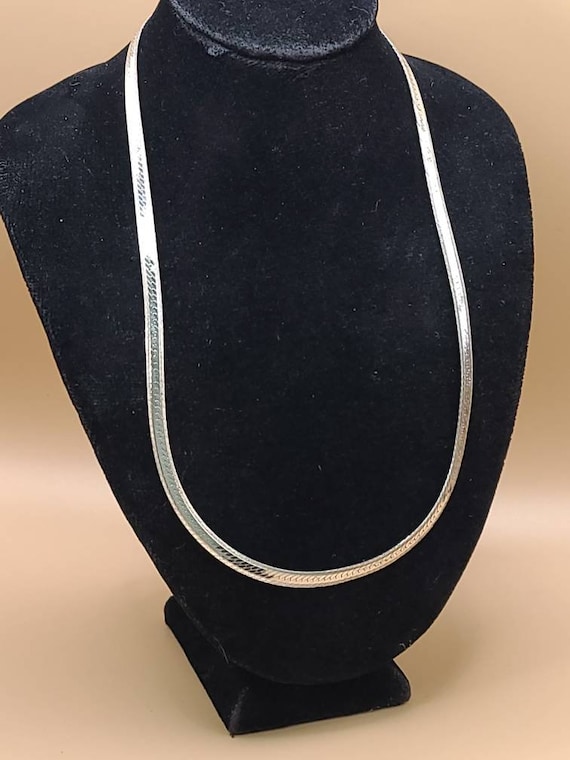 Vintage flat herringbone necklace Gem