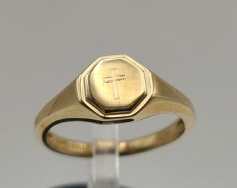 Cross Signet Ring in 10k Yellow Gold, Engraved Signet Ring, Vintage Cross Ring, Religious Gift for Her, Estate Jewelry, Size 6.5, w#739