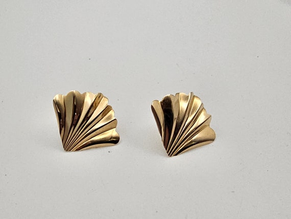 Sculpted Fan Earrings in 14kt Gold, Ruffled Gold … - image 3
