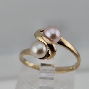 Vintage 10k Yellow Gold Double Pearl Ring - Pink and White 5mm Genuine Pearls - June Birthstone Gift, Size 6.75, Estate Jewelry, w#701
