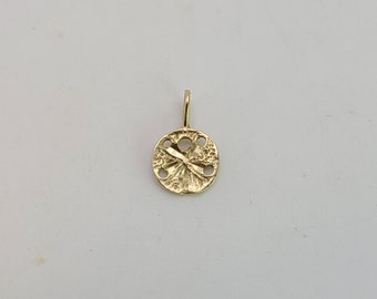 Sand Dollar Charm, 14k Yellow Gold Dainty Sand Dollar Pendant, Minimalist Jewelry, Vintage Jewelry, Beach Jewelry, Item w #3533