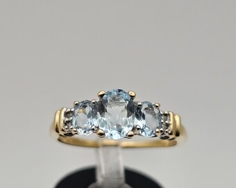 Aquamarine and Diamond Ring in 10kt Yellow Gold, 2.12ct. t.w. Aquamarine Gemstone, March Birthstone Ring, Size 8, Estate Jewelry, w#1232