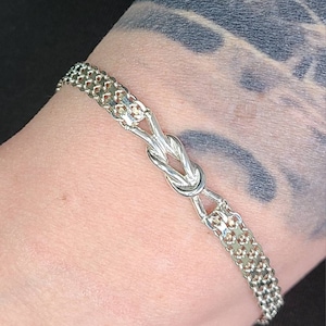 Bismark Knot Bracelet in 925 Sterling Silver, 7-inch Bracelet, Vintage Estate Jewelry. w#602