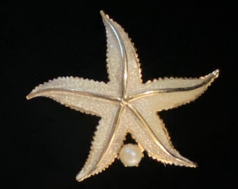 KRAMER Vintage Goldtone Pearl Starfish Pin - Like New