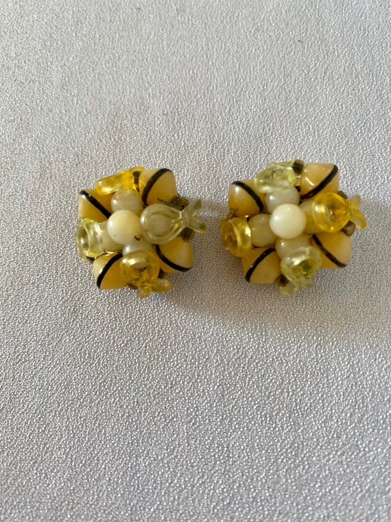 FUNKY Vintage Yellow and Black Cluster Earrings - image 1