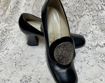 Vintage 60's Fifth Avenue Black Pumps, Silver Medallion, Pinched Cuban Heel, Square Toe Size 6