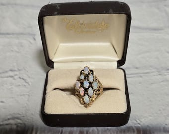 Pre 1980's 14K Gold Ring With Nine Small Opals Size 6 (7.9 Grams)