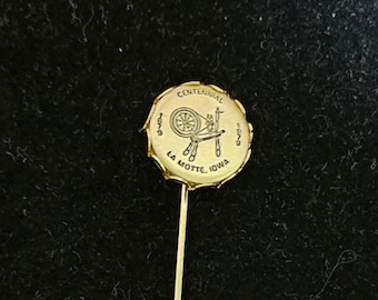1979 Centennial Gold Tone Stick Pin For La Motte, Iowa