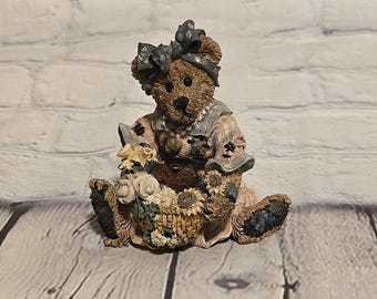 1995 Boyd's Bears And Friends "Justina...The Message 'Bearer" Style #2273