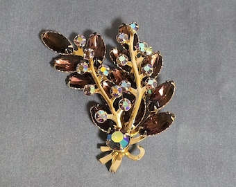 Pre 1960's Mid Century Leaf Shaped Purple Stone With Sparkling Rhinestone Brooch
