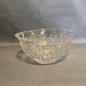 1990&#39;s Large Block 24% Lead Crystal Glass Tulip Border Bowl Poland