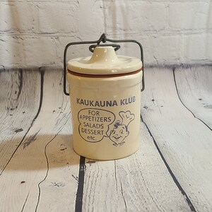 Pre 1980&#39;s Kaukauna Klub Wisconsin Stoneware Crock with Wire Bail Lid