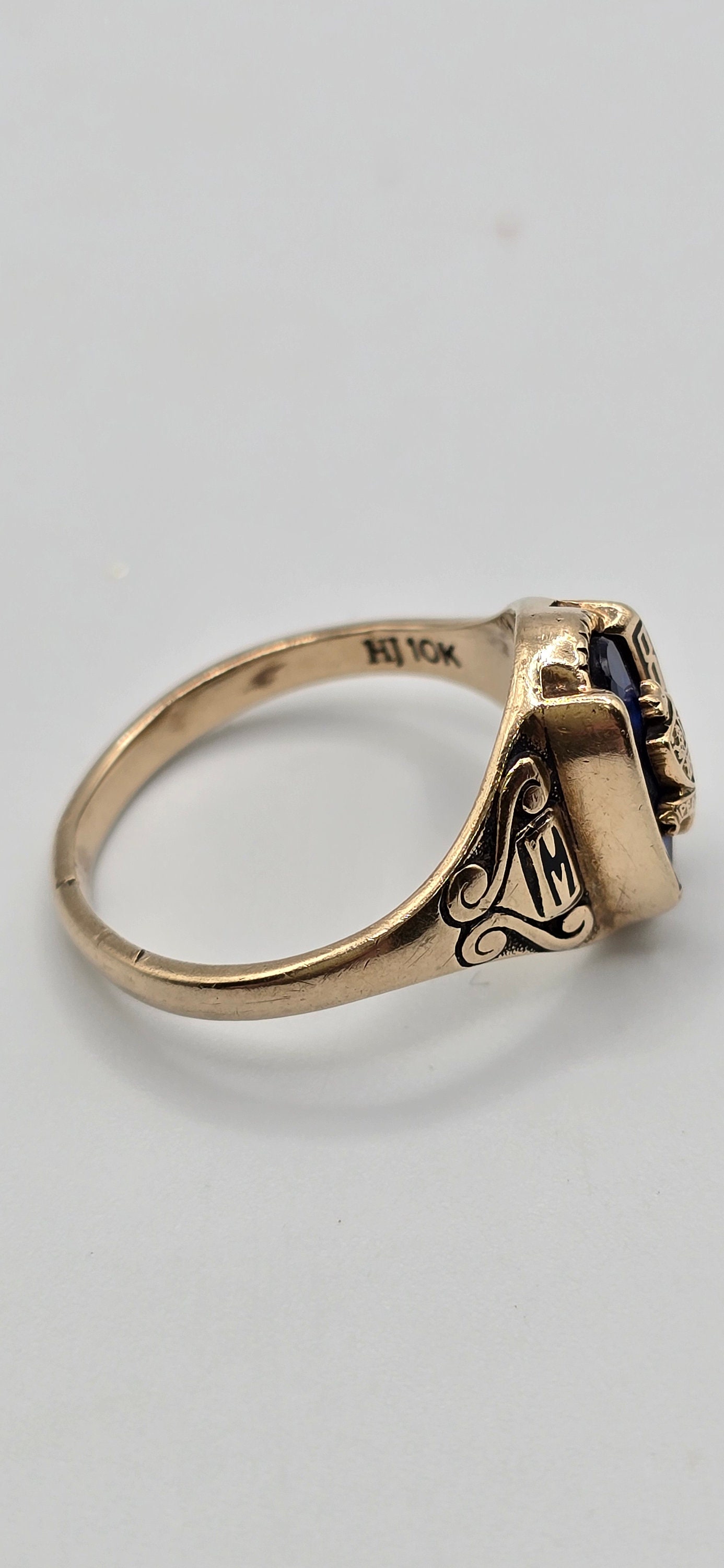 1983 10K Gold Ladies Class Ring From Pearl City Highschool