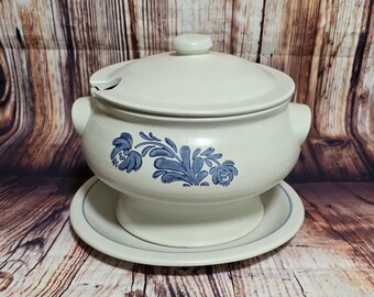 1960's Pfaltzgraff Stoneware Large Soup Tureen With Bowl, Lid And Plate