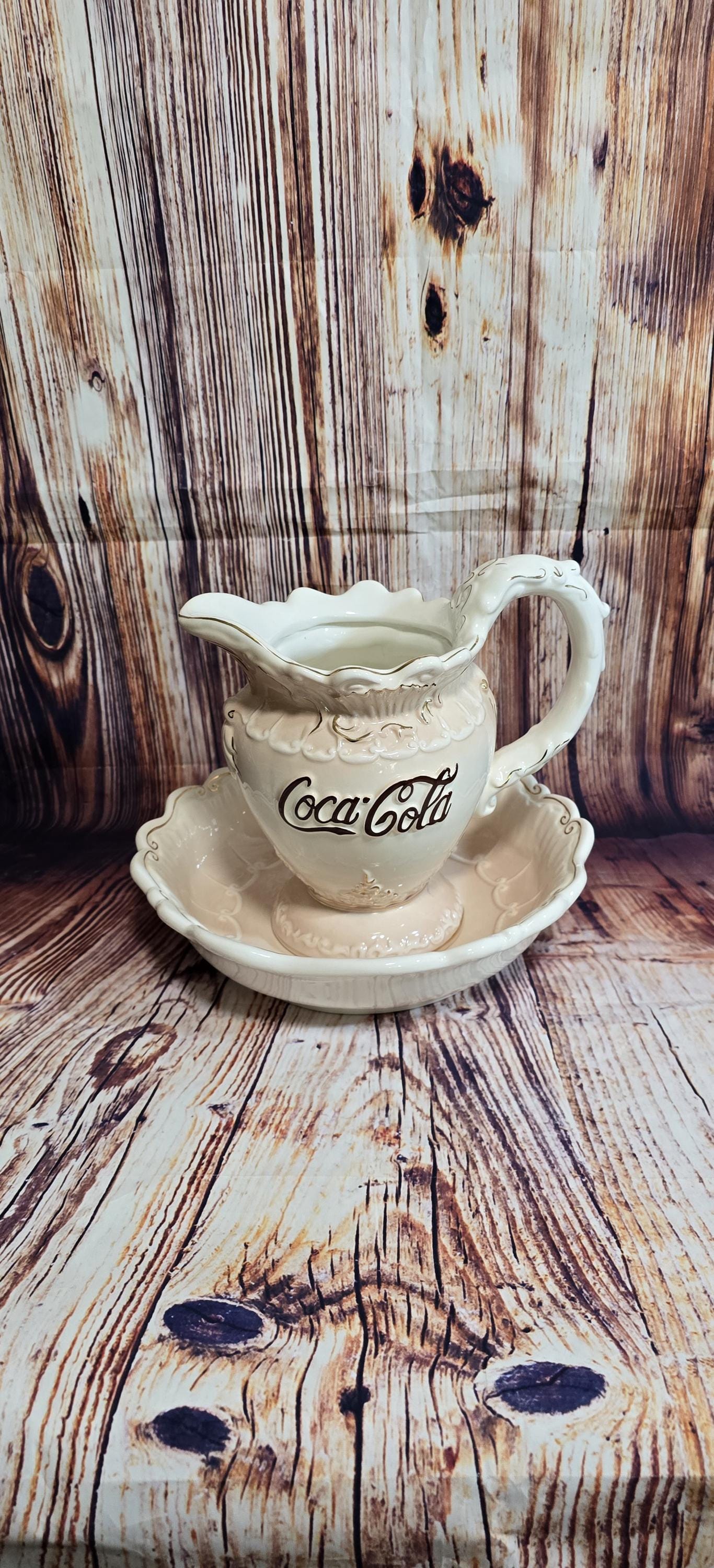 こけしけこ様【1950s USA vintage】ニッカーボッカー パンダ 1998 Coca-cola Pitcher and Wash Basin/bowl Victorian Style (RARE