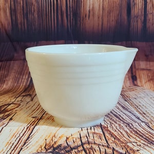 Pyrex Vintage Large White Milk Glass Banded Mixing Bowl + Small Pyrex Pour  Bowl