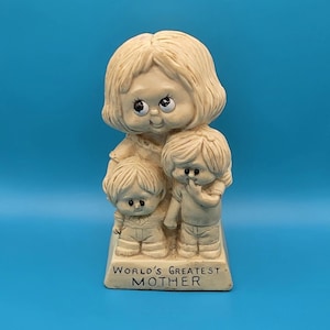 1973 R & W Berries &quot;World&#39;s Greatest Mother&quot; Figurine 9076
