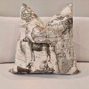 Dekorativer Designer Tierdruck Weltkarte Elfenbein Grau Off-White Kissenbezug 20x20 Kissenbezug Euro Sham Accent Sofakissen Cottage