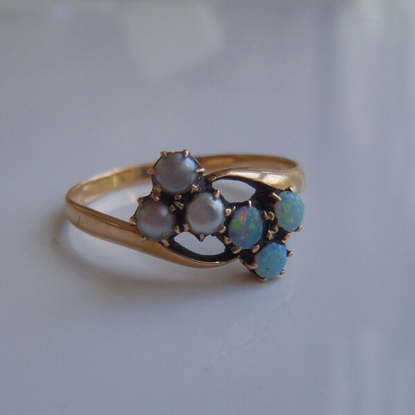 1901 Antique La Belle Époque Ring 18K Gold Opal Pearls size 7 US