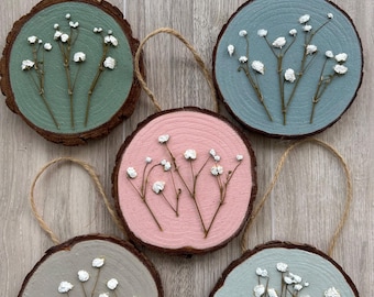 Mini floral wood slice gallery wall art - real pressed baby’s breath flower art - small gift -  - plant lover gift - cottage core