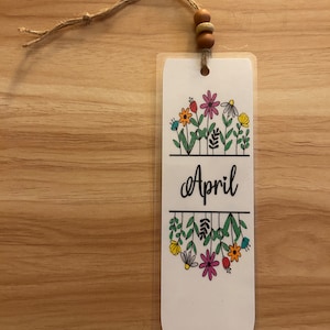 Personalized name and hand painted floral laminated bookmarks - beaded tassel - book lover gift - bookmark - bookish gifts
