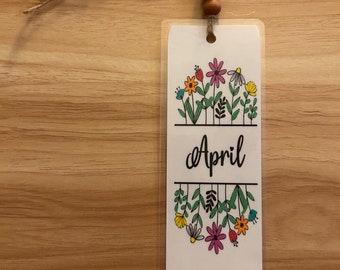 Personalized name and hand painted floral laminated bookmarks - beaded tassel - book lover gift - bookmark - bookish gifts