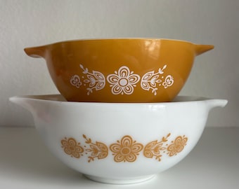 Pyrex Butterfly Gold Bowls, 443 & 442, Cinderella Nesting Bowls