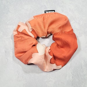 THE MARU: Fluffy Maple Leaf Print Vintage Silk Kimono Fabric Scrunchie Bracelet Upcycled from Secondhand Kimono Fabric